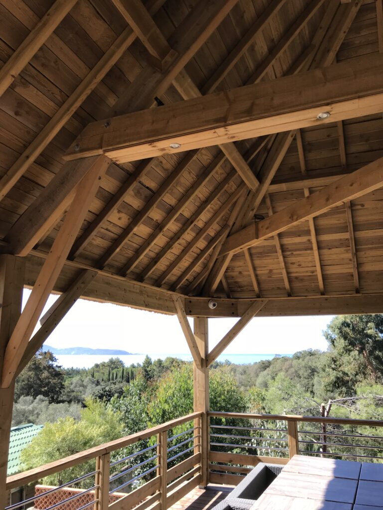 Charpente traditionnelle en bois Fabrication et installation d'une charpente traditionnelle en bois