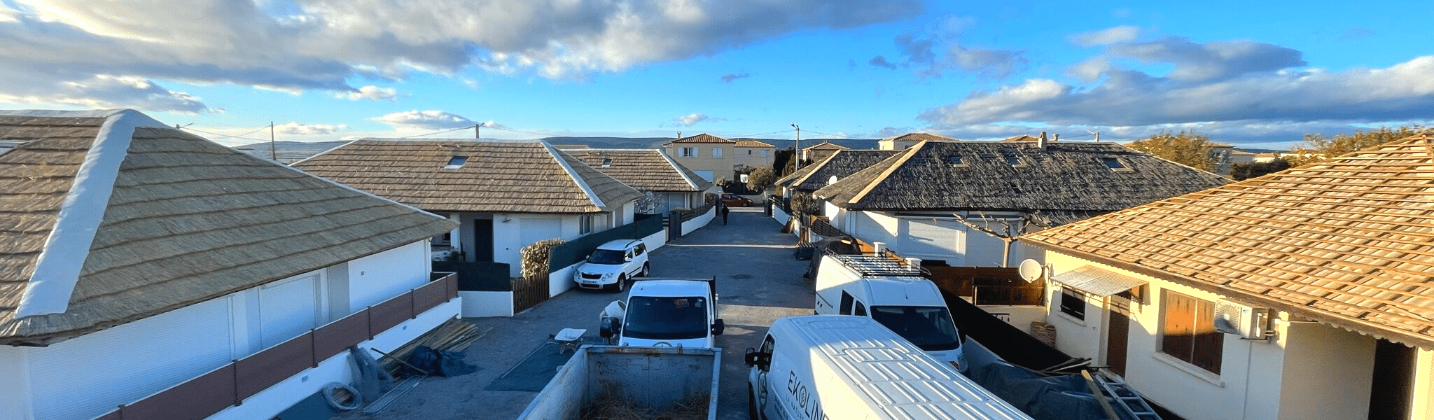 Rénovation des toits en roseaux de camargue
