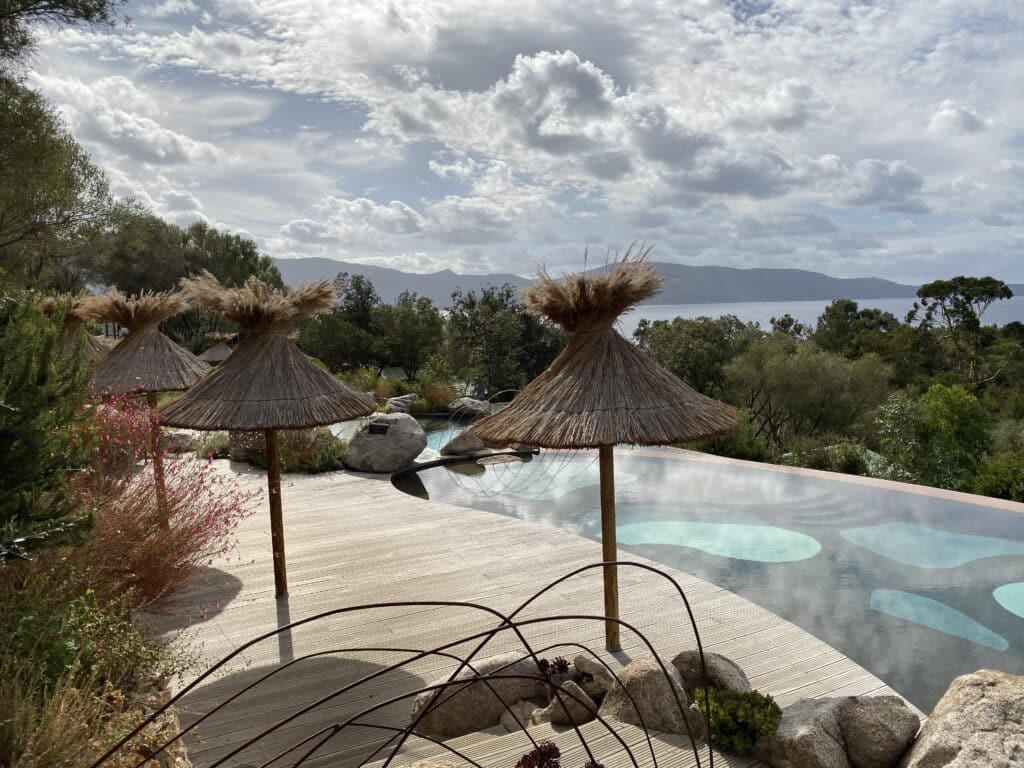 ekolinea-camping-u-libecciu-parasols-terrasse parasols camping U Libecciu - Corse