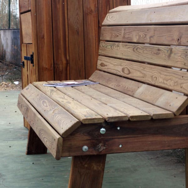 Notre banc en bois : la simplicité du confort