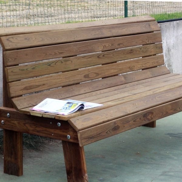Banc en bois signé Ekolinea