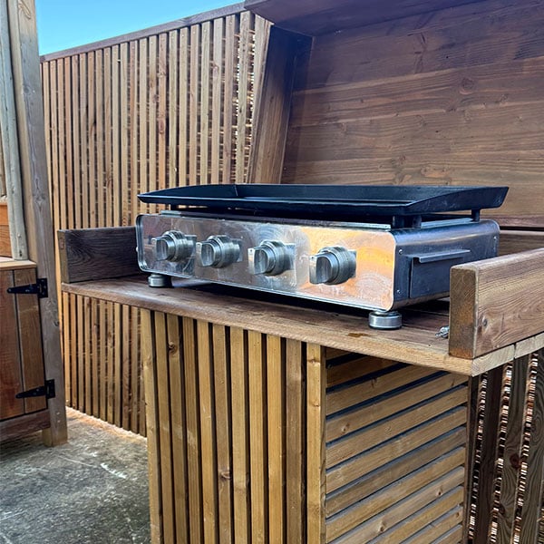 Meuble à plancha en bois personnalisable