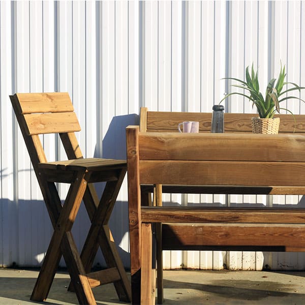 Les classiques de notre mobilier : la table haute dinatoire