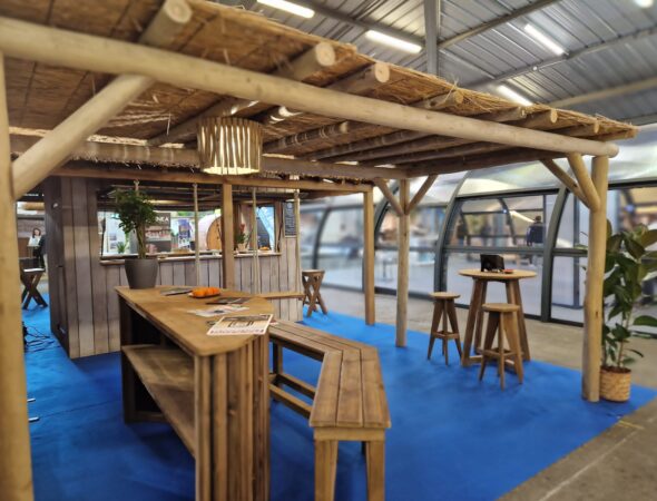 Pergola d'exposition en bois de pin au salon SETT à Montpellier