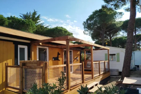 Un habillage bois chaleureux et durable