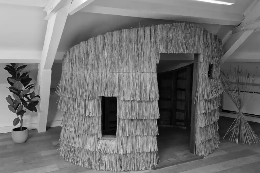 Ekolinea Sessun architecture interieure roseau Sessun Craft Prize : ekolinea a créé et fabriqué un cocon en roseau de Camargue et en bois pour le siège social à Marseille