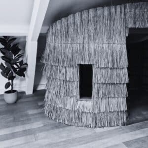 Micro architecture en bois français et roseau de Camargue pour le siège social de l'entreprise de mode Sessùn à Marseille