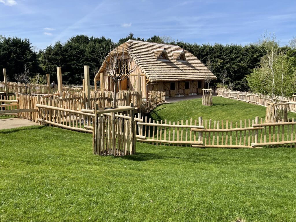 Petite ferme en roseau Petite ferme de Bucolia