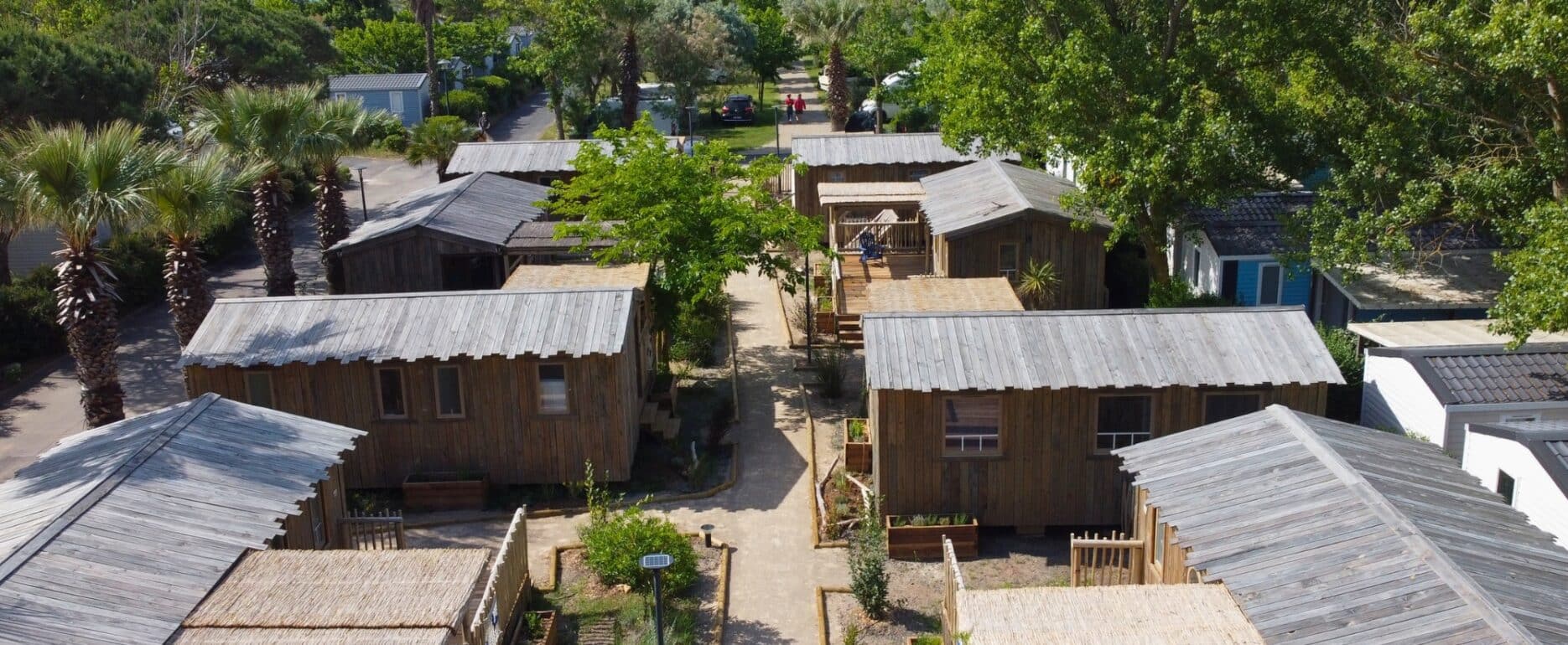 Ecovillage donnant un accès direct à la mer
