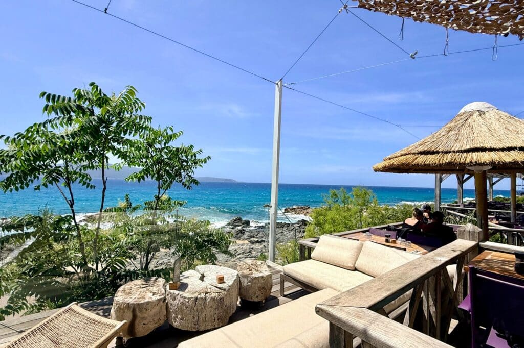 1ekolinea-restaurant-la-crique-parasol-pailote-0