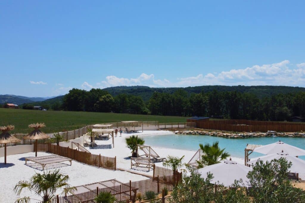 ekolinea-domaine-de-la-besse-camping-lagon-amenagements-bois-1